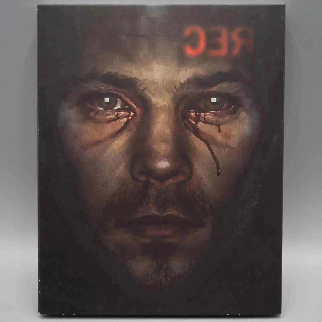 Dark Star: Feardotcom Blu-Ray cover featuring intense characters and eerie imagery from the horror thriller film.